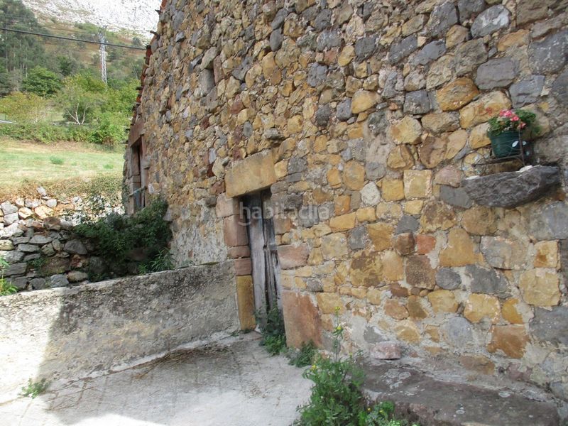 Foto 8e8a8101-3485-4761-958c-fd941c74185e. Edificio in barrio pumares 98a in Lamasón