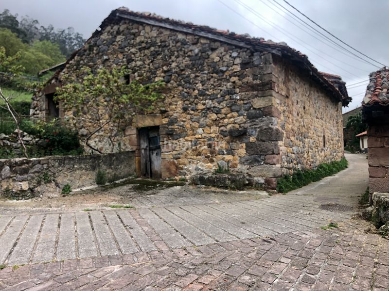 Foto ee03faec-fa9e-451f-9357-5aadfce10ff6. Edificio in barrio pumares 98a in Lamasón