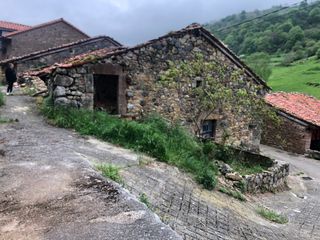 Building in Barrio pumares 98a. Gran casona de piedra en lamasón – ideal inversión turística en