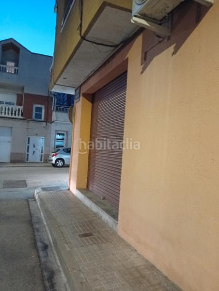 Foto f651ebda-f7be-4154-891e-39c01e050095. Lloguer local comercial a Sant Pere Nord Terrassa