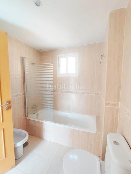 Foto bb4ae9d7-9e1d-4fd4-a0f9-bf971a299738. Casa adossada a calle prolongación calvario 28 a Barrios (Los)