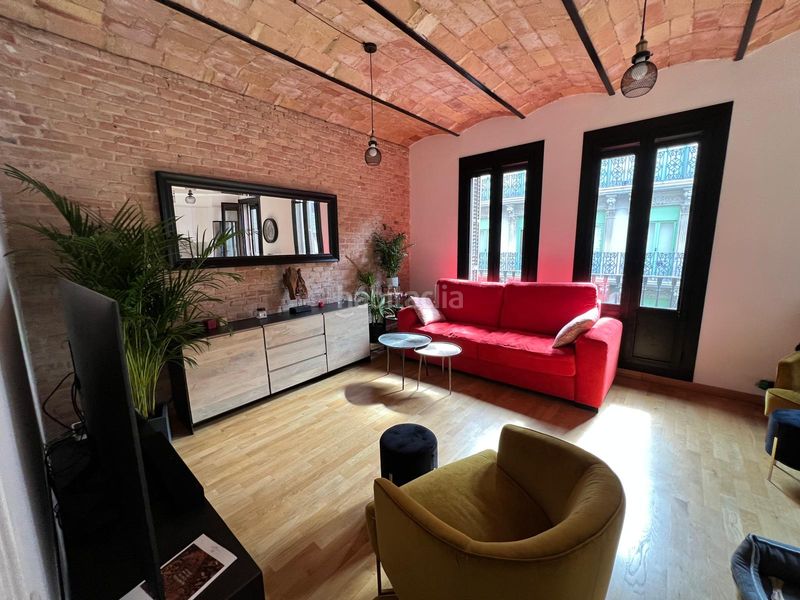 Foto 43e3e4c7-c66d-4bcb-8ec2-c3575c72ff2a. Apartament amb calefacció a Raval Barcelona