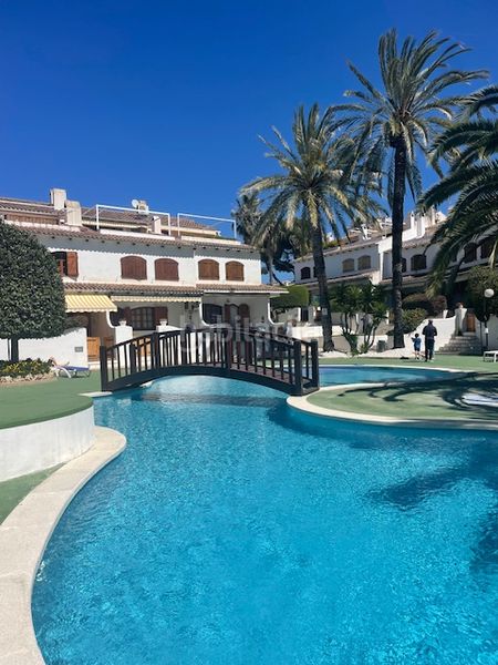 Foto a378ecb1-0026-46c2-acb5-d922381e0304. Casa amb xemeneia calefacció aparcament piscina a Cunit