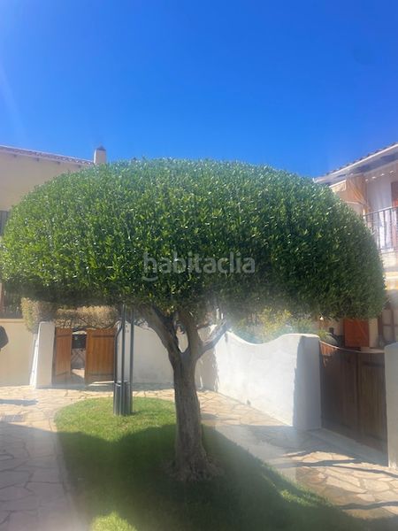 Foto b8fd78ee-e50b-43de-be12-7d8220e8fe8a. Casa amb xemeneia calefacció aparcament piscina a Cunit