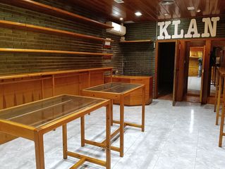Lloguer Local Comercial a Carrer dels caputxins 5. Local para tienda o despacho caputxins centre vila