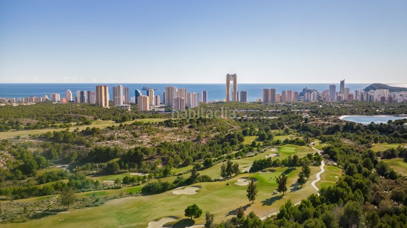 Foto 48e292d9-8e2d-4b87-a679-74da12d46546. Apartament amb calefacció aparcament piscina a Playa Poniente Benidorm