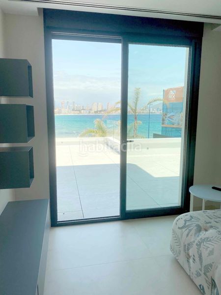Foto 1c8e2750-66b0-4a3d-b887-8eba836b602c. Àtic amb calefacció aparcament piscina a Playa Poniente Benidorm