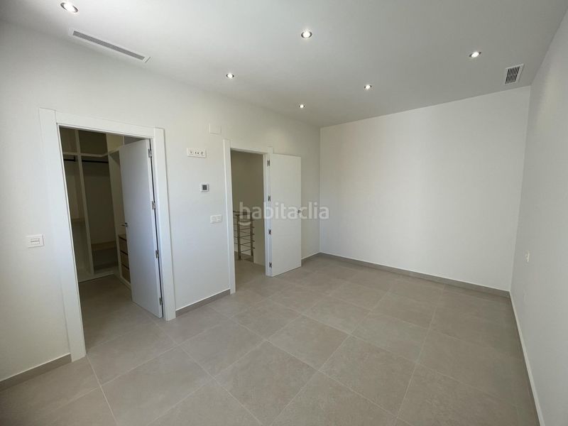 Foto 5f2297cc-e366-4bed-873c-9229bf003076. Xalet amb piscina a Almoradí