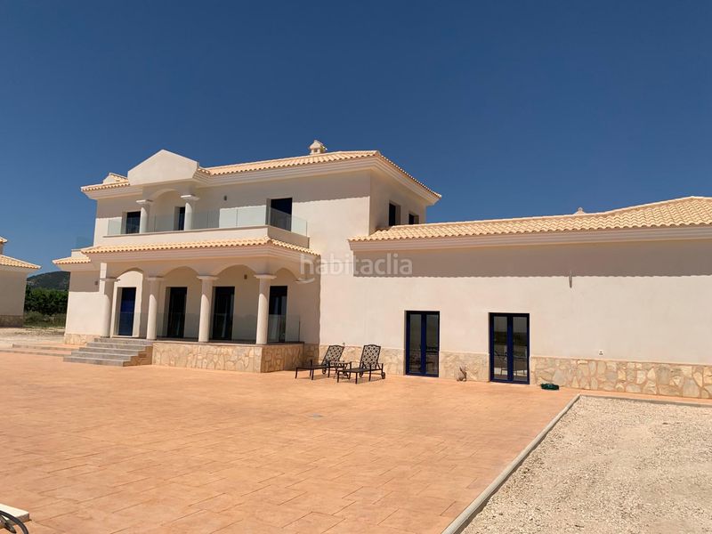 Foto fbb7dc7a-1bed-4b75-bbf4-d2dfedaae915. Xalet amb piscina a Pinoso
