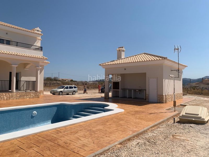 Foto 1ab378bb-3edd-4860-b06f-02ee67709592. Xalet amb piscina a Pinoso