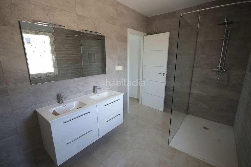 Foto d584aebb-773b-411b-90fe-e47875bf47b5. Xalet amb piscina a Pinoso