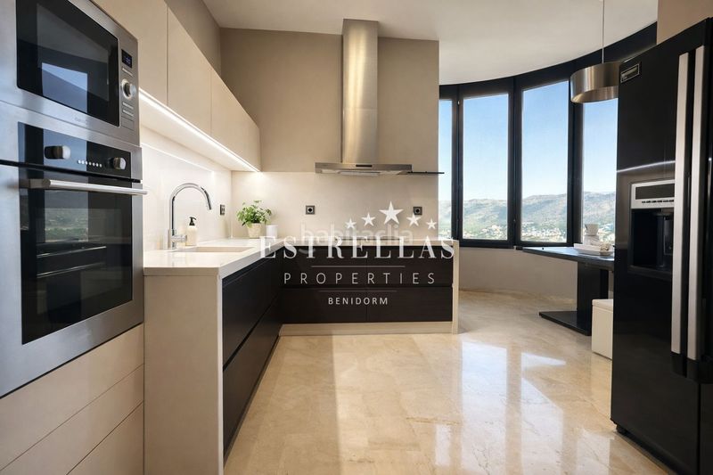 Foto 609a8a6f-67d8-41ea-ad56-6f8930934390. Àtic amb calefacció aparcament piscina a Juzgados - Plaza de Toros Benidorm