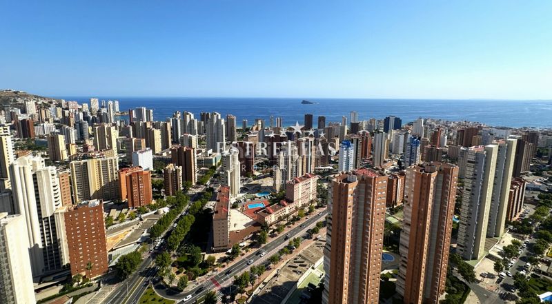 Foto ffc5c7c7-7ba2-4418-a644-deeca3e4f208. Àtic amb calefacció aparcament piscina a Juzgados - Plaza de Toros Benidorm