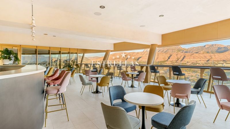Foto 9f393e81-7bbf-4be9-81eb-c46215953564. Apartamento en Playa Poniente Benidorm