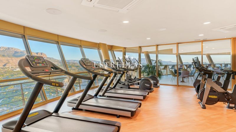 Foto c1c071ae-a397-49d4-a356-205691d94869. Apartamento en Playa Poniente Benidorm