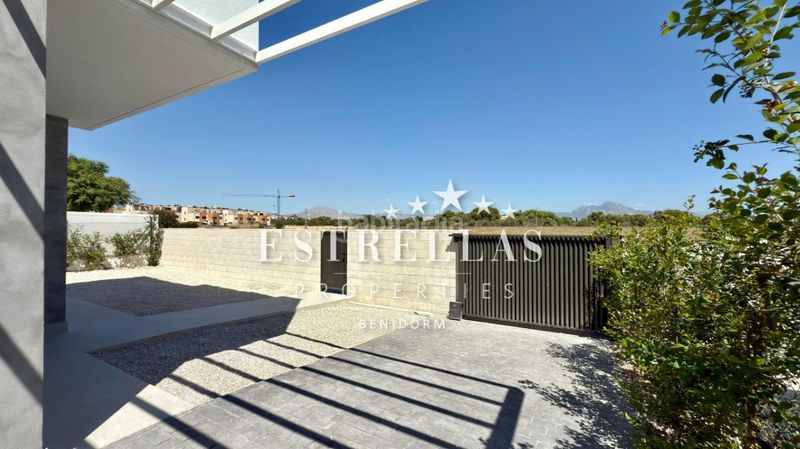 Foto cb538c0a-d017-401b-8325-2c9d98f9c741. Xalet amb calefacció aparcament piscina a Almajada-Ravel Mutxamel