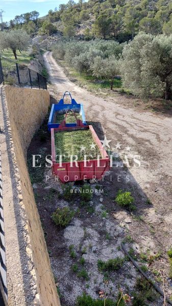 Foto 2ab3dd8f-4cc0-43da-aa77-8034892bd4da. Masia amb aparcament piscina a Relleu