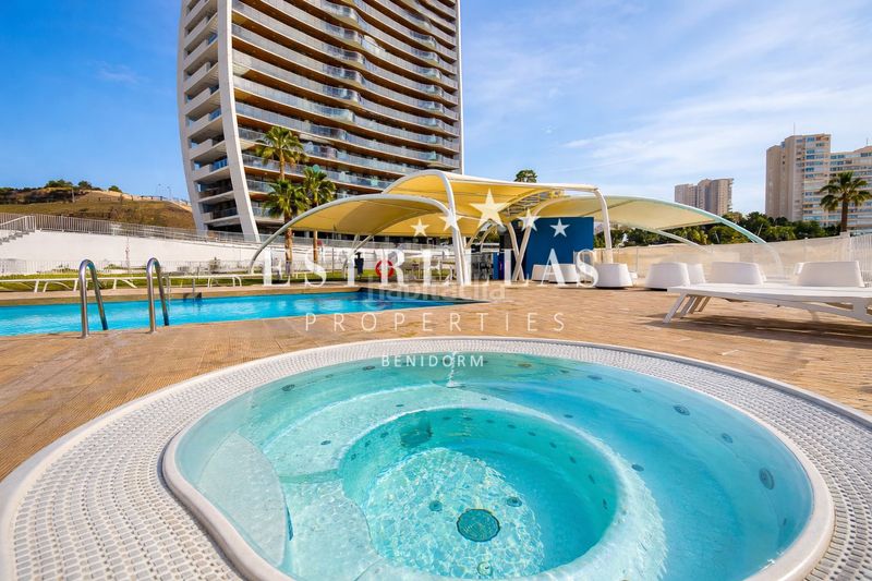 Foto 63def874-403a-4319-bff7-e901c900e12c. Apartament amb calefacció aparcament piscina a Playa Poniente Benidorm