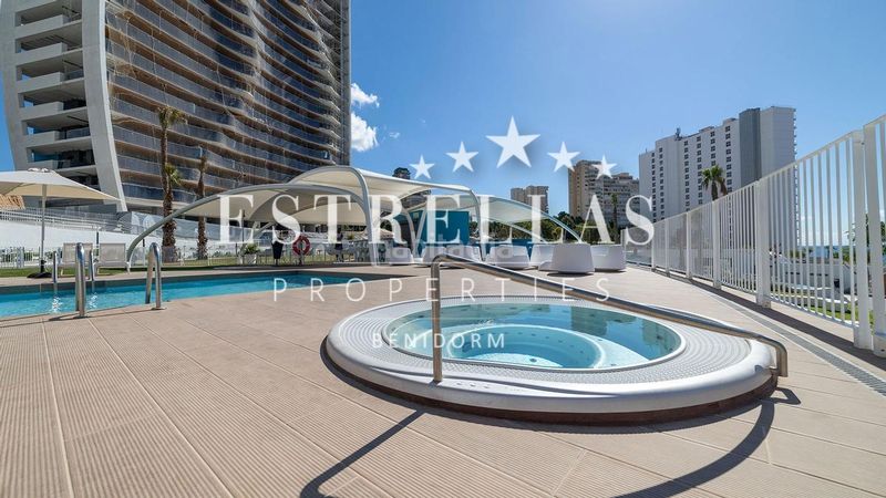 Foto 69b14bda-e0e2-4e66-8edb-2b4eee0c6c70. Apartament amb calefacció aparcament piscina a Playa Poniente Benidorm