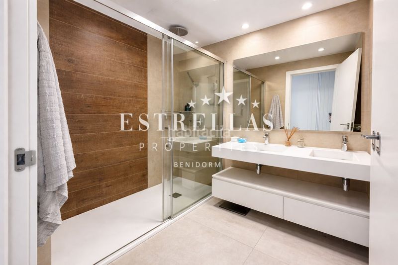 Foto ed0e91a3-0f90-49d7-8867-1e822b7eeb38. Apartament amb calefacció aparcament piscina a Playa Poniente Benidorm