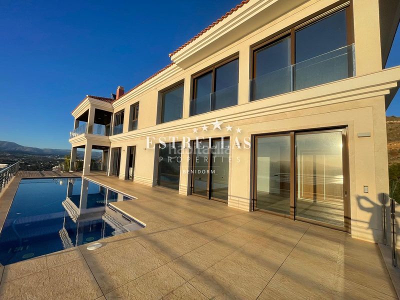 Foto e9faa85b-5472-424c-ba00-85c38c4a01de. Chalet en Sierra Helada Benidorm