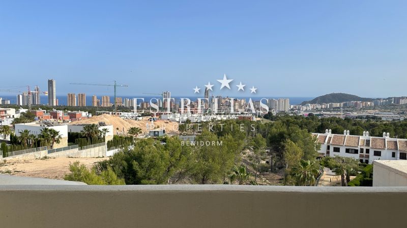 Foto cc8f12c9-9efc-40b9-851d-38ce322ecf76. Àtic amb calefacció aparcament piscina a Golf Bahía Finestrat