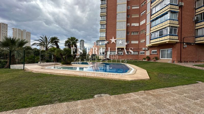 Foto 922c57b2-8ff7-4b1f-bc80-191c1adff32d. Apartament amb calefacció piscina a Playa Poniente Benidorm