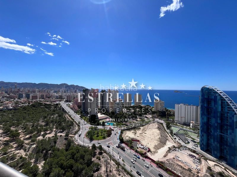 Foto 4225ad2b-a876-4baf-8a5f-5bca603cbae5. Apartament amb calefacció aparcament piscina a Via Parque Benidorm