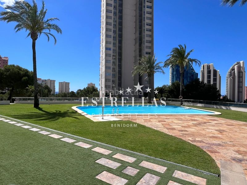 Foto 967d531d-7fb4-44db-aae3-19c6c19f6956. Apartament amb calefacció aparcament piscina a Via Parque Benidorm