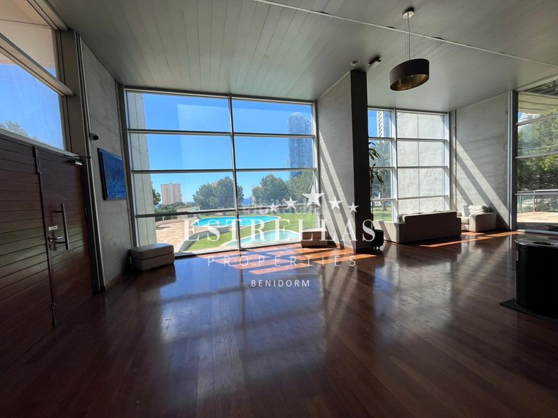Foto d782c760-f5d9-408c-8ee5-4c258856b648. Apartament amb calefacció aparcament piscina a Via Parque Benidorm