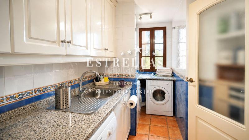 Foto 1f0ec752-9991-4056-b0d3-006dd00b7ec4. Casa adossada amb calefacció piscina a Golf Bahía Finestrat