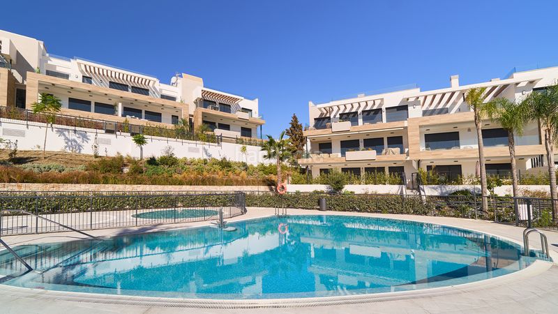 Foto 1eab27df-b5b7-408f-a2f2-5c714d35db23. Apartament a Benatalaya Estepona