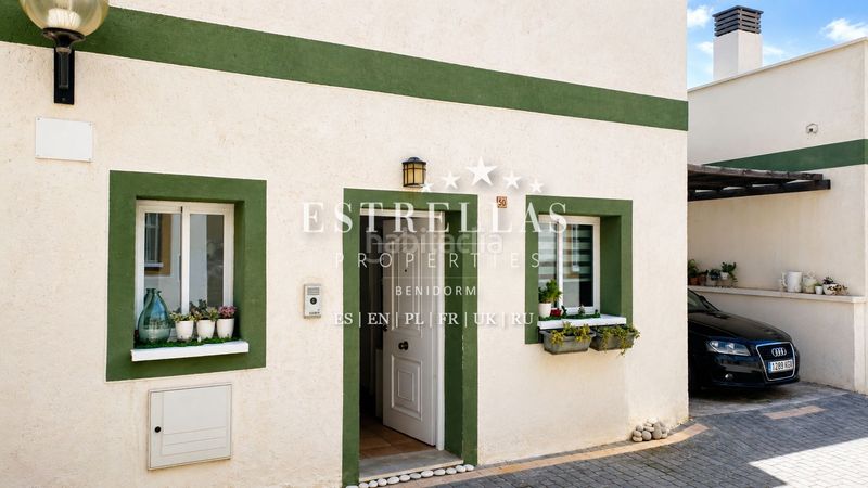 Foto ab45e137-e448-468c-9b6d-c8efd009863f. Xalet amb aparcament piscina a balcón de Finestrat-terra marina Finestrat