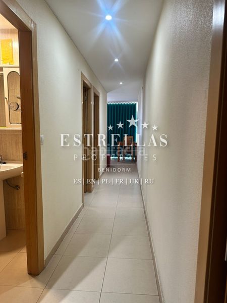 Foto 613d0613-6d99-43ea-b834-4342f791c406. Apartament amb aparcament piscina a Playa Levante Benidorm