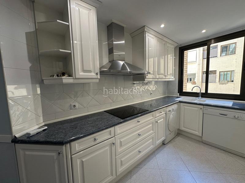 Foto fbec2037-9e34-4c7c-a57e-9754360419cb. Rent flat with heating parking pool in Monte el Pilar Majadahonda