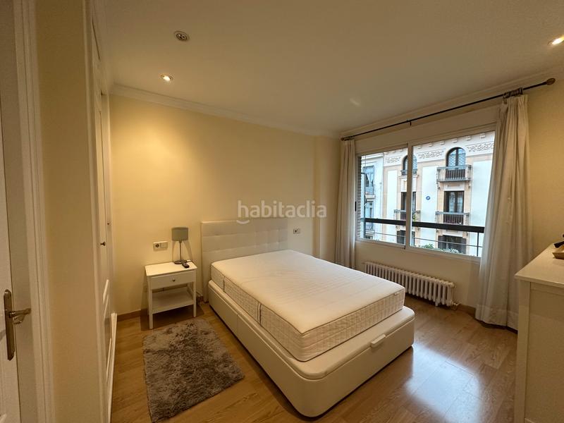 Foto 5b6060e2-ae58-456e-8123-be124d9e3e21. Rent apartment with parking in Almagro Madrid