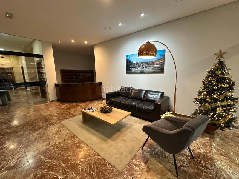 Foto 8d0aa51c-3ca8-4e76-b485-9c02b92fdff3. Rent apartment with parking in Almagro Madrid