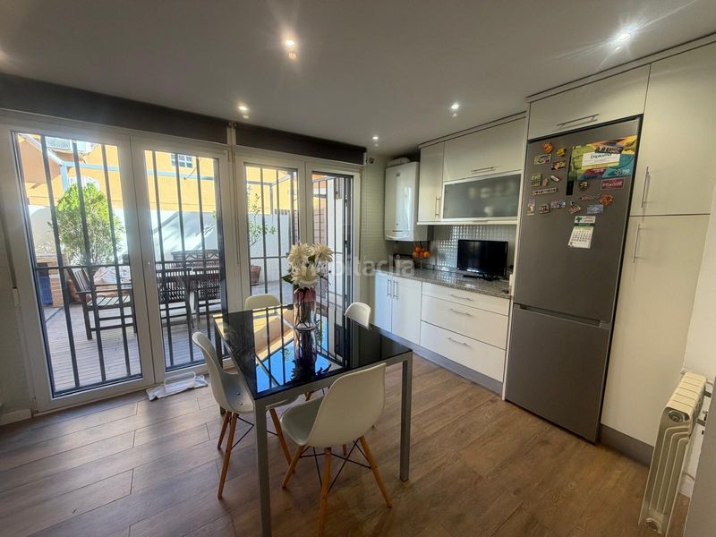 Foto c66e25f0-09a9-4f4e-b18d-57762f43e6dd. Casa aparellada amb calefacció aparcament piscina a Rozas de Madrid (Las)