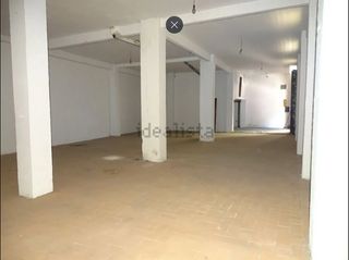 Local Comercial  Calle relatores. Estupendo local en relatores