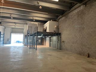 Industrial building  Passatge comunitat. Nave esquinera buena entrada de camiones