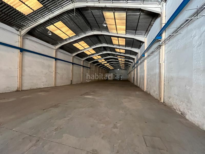 Foto 40c0c194-0fb6-43ea-80f3-bff68a97160b. Alquiler nave industrial nave totalmente diáfana en Esparreguera