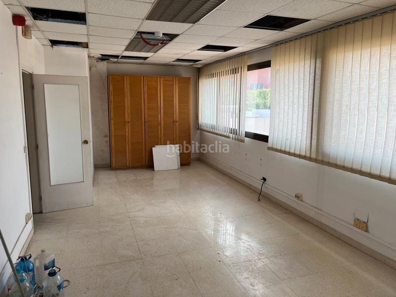 Foto 196fe127-b39a-4106-9385-a2e4fa8f19b2. Alquiler nave industrial nave equipada con puente grua 6 toneladas y gran patio en Sant Esteve Sesrovires