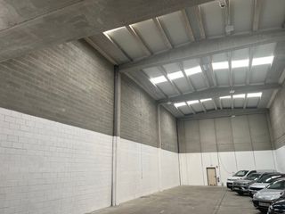 Rent Industrial building in Can Rial. Nave industrial totalmente equipada