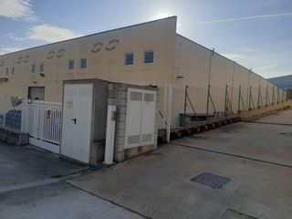 Miete Fabrikhalle in Abrera. Nave aislada totalmente equipada