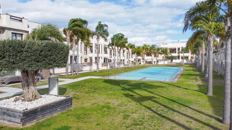 Foto da7e9b4a-0845-4906-bf47-4e4fd0ec7395. Casa amb aparcament piscina a Los Balcones-Los Altos Torrevieja