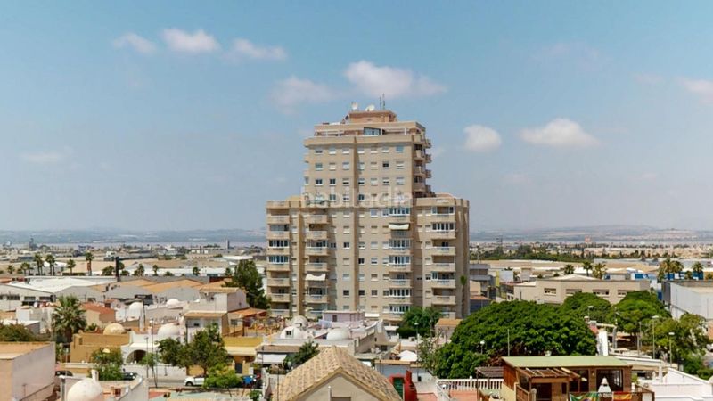 Foto 46e3e54b-9b19-4f56-9aaf-9ded07a64fd9. Apartament amb aparcament piscina a nueva Torrevieja Torrevieja