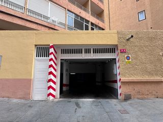 Aparcament cotxe a Calle del Maestro Parada 2