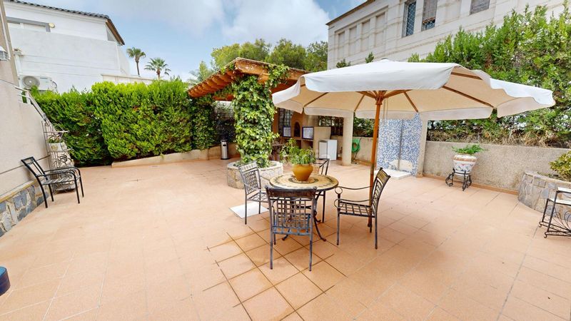 Foto ffce3446-c53d-418e-a8d6-cb406b2fe8ee. Xalet amb calefacció aparcament piscina a Los Balcones-Los Altos Torrevieja