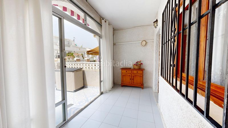 Foto 6bbb172a-7dd1-4cc2-b0b3-e063a0187807. Casa adossada a Zona Carrefour - Urbanizaciones Torrevieja
