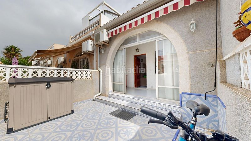 Foto cf48d520-d25c-466a-b1fc-0940ac5c097a. Casa adossada a Zona Carrefour - Urbanizaciones Torrevieja